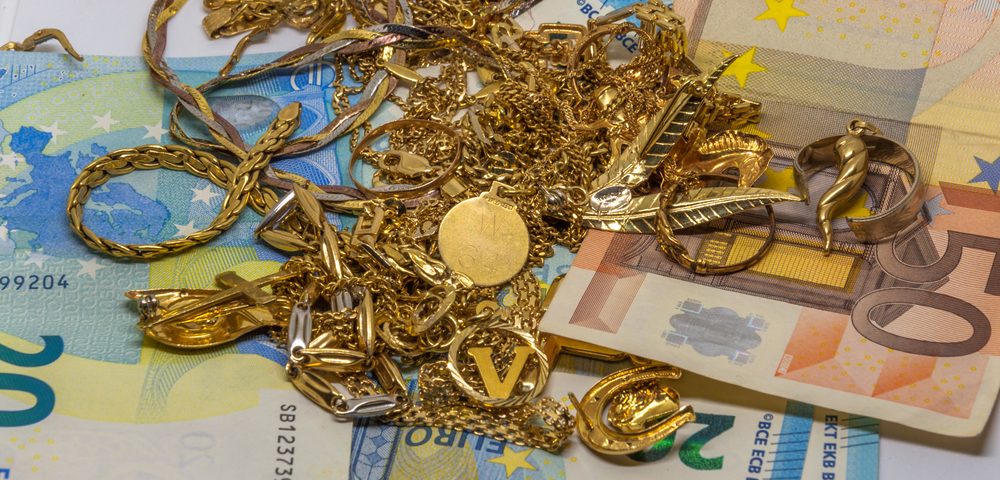 Used gold and euro bills